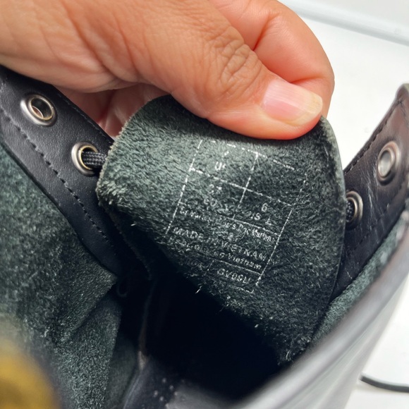 Dr. Martens 1460 8-Eye Boot for Women Size 6 - Picture 10 of 11